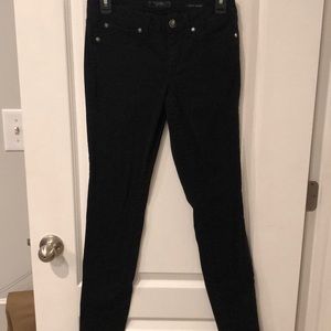 Jessica Simpson jegging